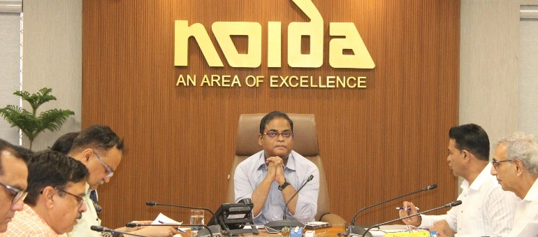 Noida Authority News : “उद्योगपतियों की आवाज बनी प्राधिकरण की बैठक, नोएडा में समस्याओं के समाधान को लेकर बना एक्शन प्लान, सीईओ ने दिए त्वरित निस्तारण के निर्देश!”, “नोटिस वापसी से लेकर शुल्क में राहत तक—उद्यमियों ने रखीं अहम मांगें”, “सीईओ कृष्णा करुणेश का भरोसा—जल्द होगा समाधान, बोर्ड में रखे जाएंगे प्रस्ताव”