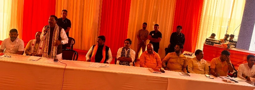 Jewar Airport News : “जेवर से उड़ेगा ‘विकास का विमान’, मोदी के मेगा शो से गूंजेगा पश्चिम यूपी!, 2 लाख की भीड़, सियासत और इंफ्रास्ट्रक्चर का महामिलन—ऐतिहासिक बनने जा रहा एयरपोर्ट उद्घाटन”, “गांव-गांव से बुलावा—जनसंपर्क अभियान तेज”, “एयरपोर्ट से बदलेगी किस्मत—निवेश, रोजगार और ग्लोबल पहचान”