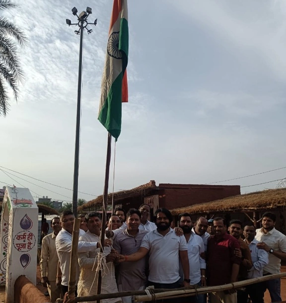 Surajpur Barahi Mella : “ढोल-नगाड़ों की गूंज, आस्था और परंपरा का संगम, सूरजपुर का ऐतिहासिक बाराही मेला-2026 हुआ भव्य शुभारंभ, हवन-यज्ञ से लेकर ध्वजारोहण तक दिखी संस्कृति की जीवंत झलक”, ग्रामीण संस्कृति का जीवंत संग्रहालय बना मेला, राजस्थान की लोक कला ने बांधा समां