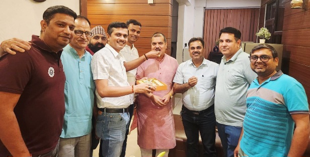 Panchsheel Society News : “6 साल का इंतज़ार खत्म!, पंचशील ग्रीन-1 के F1-F2 टावरों को मिली बड़ी राहत—हाईकोर्ट का सख्त आदेश, 90 दिन में रजिस्ट्री पूरी करने का निर्देश”, “नेफोमा की पहल—कोर्ट तक पहुंचा मामला, अब मिली राहत”, “सिर्फ रजिस्ट्री नहीं, अधिकारों की भी लड़ाई थी”