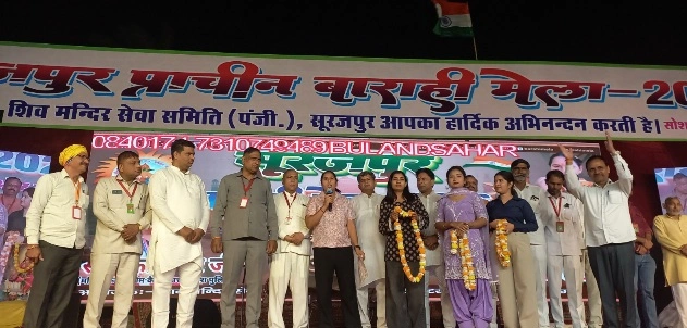 Surajpur Barahi Mella : “रसिया की रंगत, बाजार की चकाचौंध और आस्था का महासंगम, सूरजपुर का बाराही मेला बना जनउत्सव का महाकुंभ!”, होली संगीत प्रतियोगिता में लोकधुनों की गूंज, ‘मीना बाजार’ में उमड़ा जनसैलाब—संस्कृति, समाज और कारोबार का अनोखा मेल, इतिहास से वर्तमान तक—मीना बाजार का बढ़ता दायरा