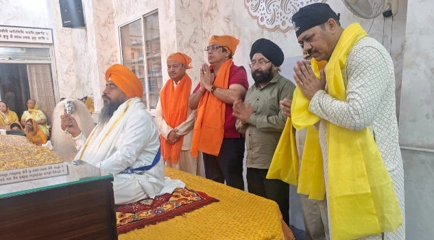 Noida Punjabi Baisakhi News : “नोएडा में गूंजा ‘सत श्री अकाल’ का जयघोष—ढोल की थाप, शबद कीर्तन और लंगर सेवा के संग बैसाखी महोत्सव बना एकता, संस्कृति और आस्था का भव्य उत्सव!”, पंजाबी विकास मंच द्वारा सेक्टर-12 गुरुद्वारा साहिब में भव्य आयोजन, 600 से अधिक संगत ने लिया आशीर्वाद