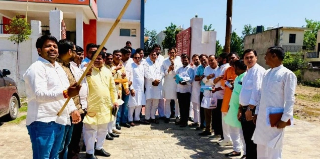 Bjp Organasation News : “ढोल-नगाड़ों से गूंजा तिलपता गोलचक्कर, मिठाइयों की बरसात में सजी जीत की महफिल—पश्चिम बंगाल, असम और पुडुचेरी में भाजपा की ऐतिहासिक विजय पर ग्रेटर नोएडा में जश्न का रंग, 2027 की तैयारी का भी ऐलान”