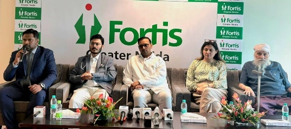 Fortis Hospital News : दिल की जंग में जीत की कहानी!, 80 साल की उम्र, जटिल बीमारी और हाई-रिस्क हालत, फिर भी फोर्टिस के डॉक्टरों ने बिना ओपन हार्ट सर्जरी बदला दिल का वाल्व, ग्रेटर नोएडा में रचा गया मेडिकल चमत्कार, ओपन हार्ट सर्जरी नहीं थी विकल्प, फिर अपनाया गया हाई-टेक रास्ता