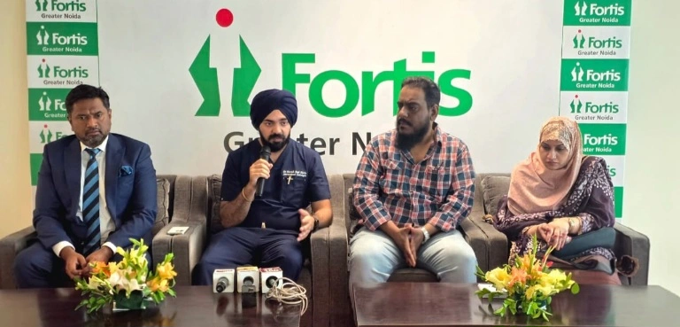 Fortis Hospital News : “6-6 दवाइयां भी हुईं बेअसर, तब फोर्टिस ग्रेटर नोएडा ने दिखाई नई उम्मीद!”, हाई ब्लड प्रेशर और हार्ट फेलियर से जूझ रहे मरीजों पर एडवांस ‘रीनल डीनर्वेशन’ प्रक्रिया सफल, बिना बड़े ऑपरेशन के मिला नया जीवन, दिल और ब्लड प्रेशर की बीमारी क्यों बन रही है बड़ा खतरा?