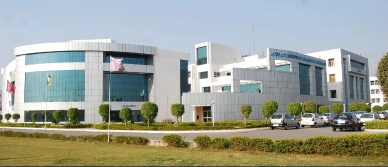 Accurate College News : “अब AKTU का सिर्फ नाम नहीं, अपनी पहचान भी बनाएगा एक्यूरेट!”, ग्रेटर नोएडा के शिक्षा जगत में बड़ा धमाका — एक्यूरेट कॉलेज को मिली ऑटोनोमस स्टेटस की संस्तुति, छात्रों को मिलेगा इंडस्ट्री बेस्ड सिलेबस, हाईटेक पढ़ाई और प्लेसमेंट का नया पावर