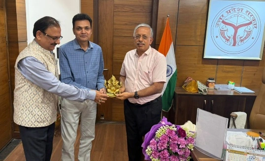 Breaking News : ‘लोकल से ग्लोबल’ का सबसे बड़ा मंच बनेगा यूपी इंटरनेशनल ट्रेड शो-2026! 80 देशों के खरीदार, 5000 करोड़ की बिजनेस डील और यूपी के स्वाद से लेकर AI तक का दिखेगा दम, ODOC के अंतर्गत प्रदेश के विशिष्ट, ऐतिहासिक एवं पारंपरिक व्यंजनों के स्टॉल कराए जाएं स्थापित