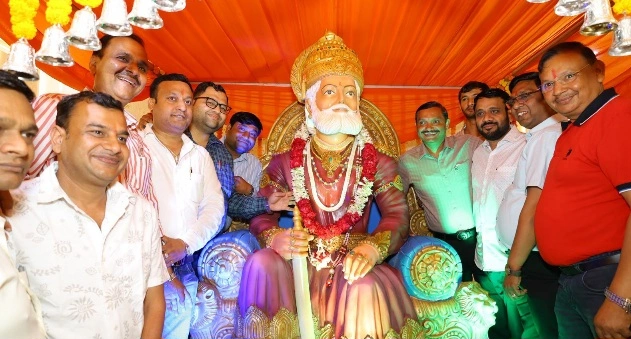 Big News : अग्रसेन भवन में प्रतिभाओं का महाकुंभ!, मेधावी बच्चों पर बरसी सम्मान की बारिश, वैश्य समाज ने शिक्षा और संस्कारों का रचा नया इतिहास, Avora Builders Pvt. Ltd. 