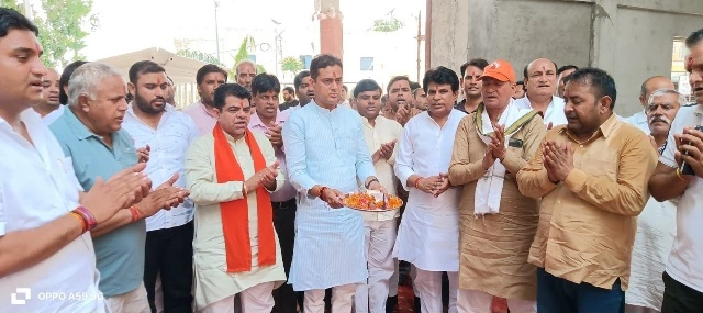 Breaking News : 4399 दिनों की जनसेवा का उत्सव, दुजाना के शक्ति मंदिर से दनकौर के गुरु द्रोणाचार्य धाम तक गूंजा ‘विकसित भारत’ का संकल्प, मोदी सरकार के 12 साल पूरे होने पर भाजपा कार्यकर्ताओं ने की पूजा-अर्चना, पौधारोपण और स्वच्छता अभियान