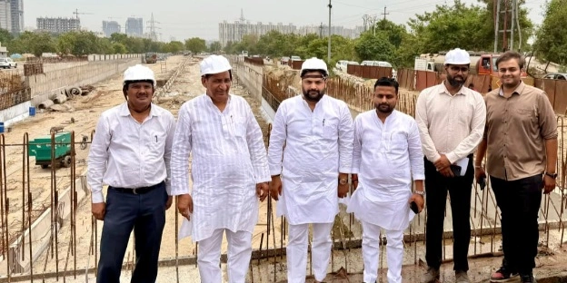 Big Breaking News : अब नहीं लगेगा घंटों का जाम!, चार मूर्ति अंडरपास पर दिवाली का ‘गिफ्ट’, विधायक तेजपाल नागर ने किया निरीक्षण, बोले—90 करोड़ की परियोजना बदलेगी ग्रेटर नोएडा वेस्ट की तस्वीर और रफ्तार, निरीक्षण के दौरान विधायक ने परखी गुणवत्ता और प्रगति