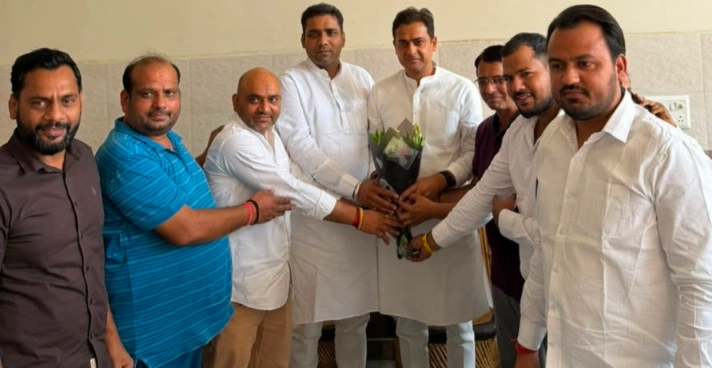 Bjp News : फावड़ा उठा, नहर चमकी और खेतों में लौट आई उम्मीद!, तिलपता में भाजपा नेताओं के नेतृत्व में चला महाअभियान, किसानों को मिलेगा सिंचाई का नया संबल, ग्राम तिलपता में नहर सफाई अभियान बना जनभागीदारी का उदाहरण, जिलाध्यक्ष अभिषेक शर्मा और विधायक तेजपाल नागर ने संभाली कमान, ग्रामीणों ने श्रमदान कर लिखी विकास की नई कहानी
