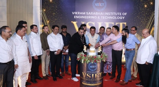 VSIET College News : VSIET के भव्य शुभारंभ के साथ भविष्य के इंजीनियरों को मिलेगा विश्वस्तरीय मंच, ग्रेटर नोएडा से तकनीकी शिक्षा के नए युग की शुरुआत!, विक्रम साराभाई के सपनों को मिलेगा नया विस्तार, लॉन्च फिल्म ने दिखाई भविष्य की इंजीनियरिंग शिक्षा की झलक, MD सुजीत रॉय ने साझा किया विज़न