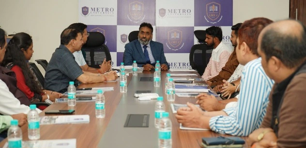 Metro University News : भविष्य की नौकरियों के लिए छात्रों को किया तैयार!, मेट्रो यूनिवर्सिटी के एसोसिएट कॉन्क्लेव में AI, डिजिटल मीडिया और मैनेजमेंट के नए अवसरों पर मंथन, शिक्षा और उद्योग के बीच की दूरी कम करना है लक्ष्य, मीडिया के छात्रों को डिजिटल पत्रकारिता की दी जानकारी