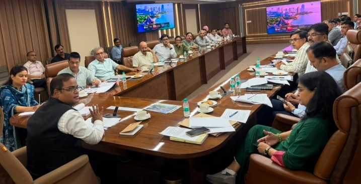 Noida Authority & NEA News : नोएडा के उद्योगों की समस्याओं पर CEO कृष्ण करुणेश ने NEA के साथ की बैठक, कई मुद्दों के समाधान का दिया भरोसा, धारा-10बी नोटिस, यूनिफाइड रेगुलेशन-2025 और इकाइयों को अतिरिक्त समय देने समेत लीज रेंट व CIC शुल्क के मामलों पर हुई विस्तृत चर्चा; आगामी बोर्ड बैठक में रखे जाएंगे कई प्रस्ताव