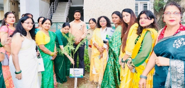 Yatharth Hospital News : 1 महीने में 10 हजार पौधे लगाएगा यथार्थ हॉस्पिटल, ‘ऑक्सीजन फॉर टुमॉरो’ अभियान में अब तक 5,630 पौधारोपण, ग्रेटर नोएडा को हरा-भरा और स्वस्थ बनाने की पहल, विभिन्न सोसाइटियों में पौधारोपण के साथ संरक्षण का भी संकल्प; डॉ. सुनील कुमार बालियान बोले—स्वच्छ हवा और बेहतर पर्यावरण स्वस्थ जीवन की जरूरत