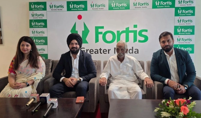 Fortis Hospital News  : फोर्टिस ग्रेटर नोएडा में 84 वर्षीय हार्ट फेलियर मरीज का MitraClip से सफल इलाज, क्षेत्र में पहली बार हुआ ऐसा उपचार, बिना सीने में चीरा लगाए किया गया वाल्व का उपचार, समय पर उपचार से टली हार्ट फेलियर के बढ़ने की आशंका, घर के नजदीक मिल रहे उन्नत कार्डियक उपचार विकल्प