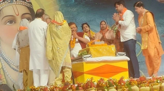 ‘भक्ति की बयार में डूबा ग्रेटर नोएडा, श्री राम कथा में अमृत वाणी ने बांधा समां’, जीवन के हर रिश्ते और हरसमस्या का मिला समाधान”, शिव-पार्वती विवाह प्रसंग से गृहस्थ जीवन की सीख”