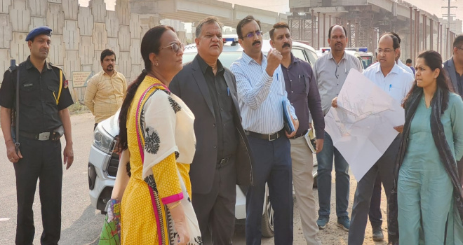 दिवाली पर तैयार हो जाएगा तिलपता फ्लाईओवर, ग्रेटर नोएडा चैयरमैन ने L&amp;T से कहा की 6 महीने में काम पूरा हो जाना चाहिए