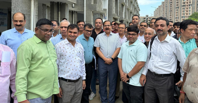 Yamuna Authority News: 22D आवासीय कॉलोनी के समस्याओं से रूबरू हुए यमुना प्राधिकरण के सीईओ, जल्द समाधान का दिया आश्वासन