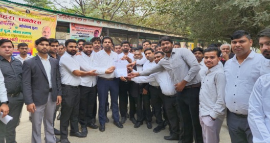 Ghaziabad Lawyer Baton Charge News : गाजियाबाद में वकीलों पर हुए लाठीचार्ज के खिलाफ उठी आवाज़, गौतमबुद्धनगर बार एसोसिएशन ने कहा- “हम खामोश नहीं रहेंगे!”