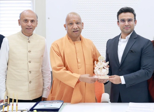 Galgotia University News : वैश्विक रैंकिंग और नवाचार में गलगोटिया विश्वविद्यालय की उड़ान, मुख्यमंत्री योगी ने की खुलकर सराहना, जी-स्केल लर्निंग मॉडल की प्रशंसा, सीईओ डॉ ध्रुव गलगोटिया ने जताया आभार