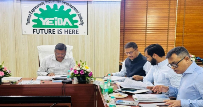 YEIDA Board Mitting News : “जेवर के विकास का मास्टर प्लान अपडेट!”, YEIDA की 89वीं बोर्ड बैठक में बड़ा फैसला, बढ़ेंगी प्लॉट दरें, 11 लाख करोड़ के आसपास का बजट और नए प्रोजेक्ट्स से बदलेगा पूरा क्षेत्र, 11,82,969 लाख रुपये का मेगा बजट—विकास को मिलेगी रफ्तार, निवेश, इंफ्रास्ट्रक्चर और रोजगार—तीनों को मिलेगा फायदा, “जेवर बन रहा है भविष्य का इंजन”