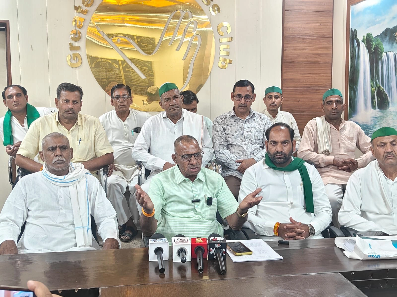 4% आबादी भूखंड को लेकर प्रेस कांफ्रेंस, ग्रेटर नोएडा प्राधिकरण पर विशाल महापंचायत को लेकर तैयारियाँ शुरू