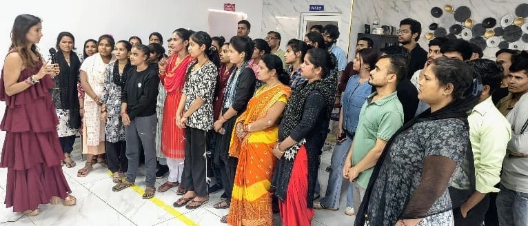 BIG News : लेबर स्ट्राइक के बीच आर्य फैशन्स की पहल, जागरूकता सत्र के जरिए दिया शांति और संयम का संदेश, सोशल मीडिया अफवाहों से बचने और वैधानिक तरीकों से मांग रखने की अपील