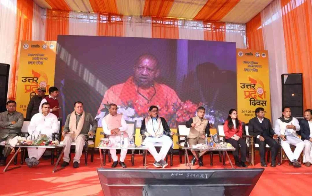नोएडा हाट में उत्तर प्रदेश दिवस का भव्य आगाज़
Uttar Pradesh Minister Brijesh Singh calls Mahakumbh, a symbol of social harmony, targets Akhilesh Yadav