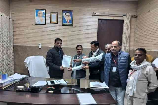 Corruption Free India News : सिकंदराबाद _ गुलावठी मार्ग की बदहाली से परेशान जनता, चौड़ीकरण और पुनर्निर्माण की मांग तेज़, करप्शन फ्री इंडिया संगठन ने सौंपा ज्ञापन