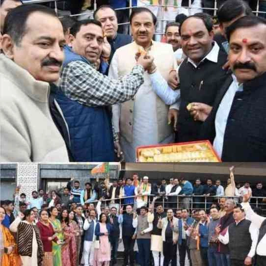 Noida Bjp On Delhi Win: दिल्ली में बीजेपी की ऐतिहासिक जीत, नोएडा में ढोल-नगाड़ों के साथ जश्न, सांसद डॉ. महेश शर्मा बोले- "अब दिल्ली भी विकास की राह पर"