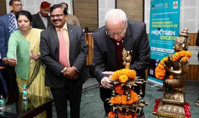 Sharda University News : शारदा विश्वविद्यालय में राष्ट्रीय संगोष्ठी, शिक्षा के भविष्य को संवारने की नई पहल!, AI शिक्षकों की जगह नहीं ले सकता!