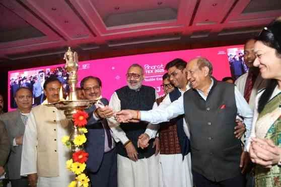 Expo News : भारत टेक्स 2025 मुख्य अतिथि गिरिराज सिंह ने किया उद्घाटन, सांसद महेश शर्मा बने विशिष्ट अतिथि, भारतीय वस्त्र उद्योग को मिलेगा वैश्विक मंच!