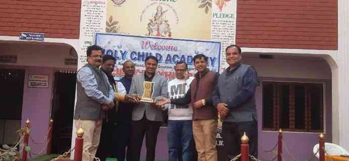 Holy Child Academy News : होली चाइल्ड एकेडमी में विज्ञान प्रदर्शनी का आयोजन, पर्यावरण संरक्षण का दिया संदेश