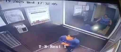 Greater Noida West News : "कुत्‍ते से प्‍यार, बच्‍चे पर वार! ग्रेटर नोएडा वेस्ट की सोसायटी में दबंग महिला ने लिफ्ट में मासूम को पीटा, पुलिस ने किया गिरफ्तार", जब मासूम पर टूटा महिला का गुस्सा