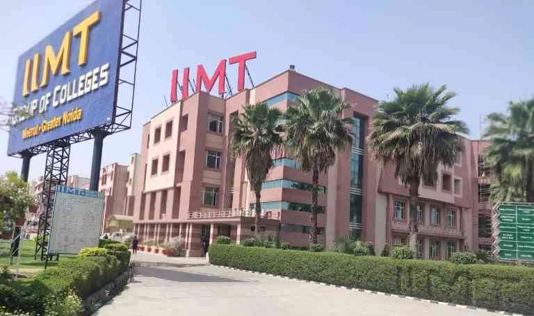 IIMT College News : "छात्र को धमकी देने वाले प्रोफेसर पर टूटा कॉलेज प्रशासन का हंटर, विरोध के बाद लिया कड़ा एक्शन, सोशल मीडिया पर मचा बवाल"