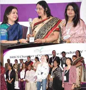 Bricks CCI Women News : ब्रिक्स सीसीआई वूमन समिट में कैलाश हॉस्पिटल की चैयरमेन डॉ. उमा शर्मा को राष्ट्रीय अवार्ड, महिला उद्यमिता और सशक्तिकरण को मिला नया आयाम