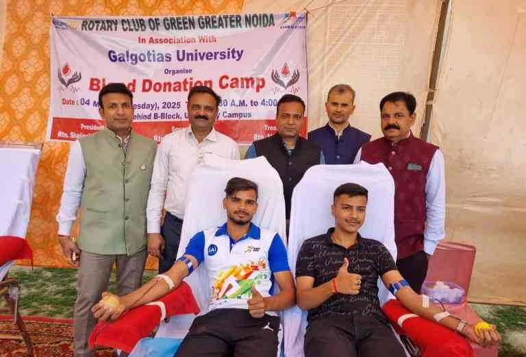 Rotary Club Green Greno News : रोटरी क्लब ग्रीन ग्रेनो ने गलगोटियास यूनिवर्सिटी में लगाया रक्तदान शिविर, 102 यूनिट रक्त एकत्रित, 47 छात्र कम हीमोग्लोबिन के कारण नहीं कर सके रक्तदान