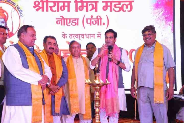 Holi MLA Noida News : होली मिलन में झूमे नोएडावासी!, विधायक पंकज सिंह और सांसद महेश शर्मा के संग रंगों और संस्कृति का उत्सव, फूलों की होली, भव्य झांकियां और सांस्कृतिक कार्यक्रमों ने मोहा मन