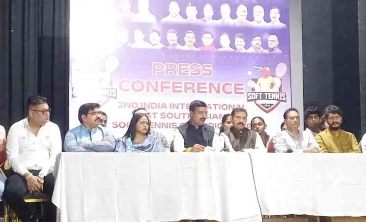 Greater Noida Sports News: शहीद विजय सिंह पथिक स्पोर्ट्स कॉम्प्लेक्स में ऐतिहासिक चैंपियनशिप, ग्रेटर नोएडा में सॉफ्ट टेनिस का महासंग्राम, 25 देशों के 250 एथलीट भिड़ेंगे, भारत में खेल को मिलेगा नया मुकाम! ??