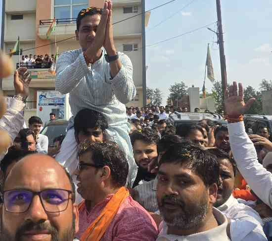 BJP Organisation News : भाजपा की नई ताकत, अभिषेक शर्मा बने गौतमबुद्ध नगर के जिला अध्यक्ष, नोएडा के बने महेश चौहान, अभिषेक शर्मा तीन पीढ़ियों की विरासत संभालने को तैयार!
