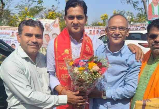 BJP Greater Noida News : गौतमबुद्ध नगर भाजपा को मिली नई कमान, अभिषेक शर्मा बने जिलाध्यक्ष, समर्थकों में जबरदस्त जोश, बधाई देने वालों का उमड़ा जनसैलाब