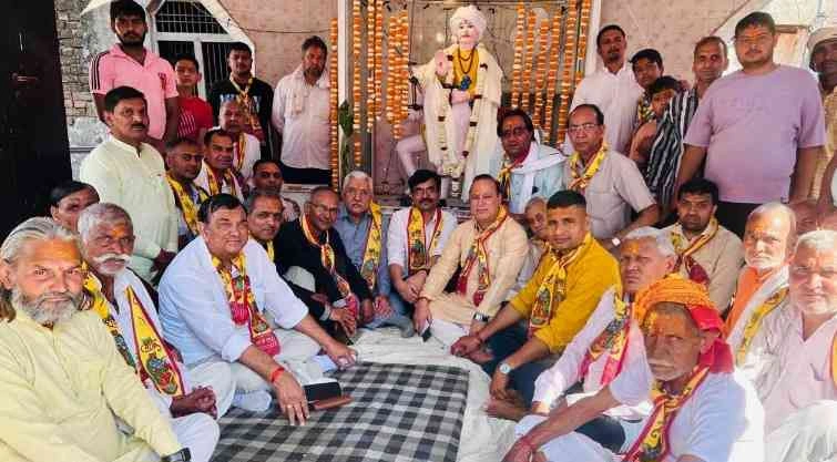 Haryana News : सींगन बाबा मंदिर पर रामायण पाठ, संकीर्तन और भव्य भंडारे के साथ संपन्न हुआ, दो दिवसीय धार्मिक समारोह, हरियाणा के खाम्बी गांव में भक्तिमय माहौल, श्रद्धालुओं ने भजन-कीर्तन और प्रसाद का उठाया आनंद