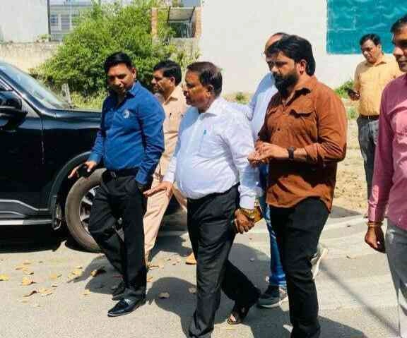 Delta 2 News : सेक्टर डेल्टा टू में स्वास्थ्य विभाग की लापरवाही पर भड़के सेक्टरवासी, सफाई व्यवस्था का हुआ औचक निरीक्षण