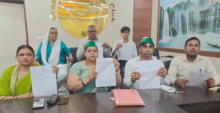 Kisan News : आबादी में अधिग्रहण नहीं चलेगा!”, म्याना और आकलपुर के किसानों का फूटा गुस्सा, यमुना प्राधिकरण के खिलाफ धरने की चेतावनी, “बाहरी लोगों की ज़मीन छोड़ दी, गांव वालों की जब्त कर ली”