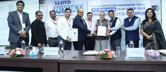 Llyod College News : लॉयड की 'नियुक्ति 9.0' बनी फार्मेसी छात्रों के लिए सुनहरा अवसर, देशभर के होनहारों ने दिखाया दम, रोजगार महाकुंभ में बंपर नौकरियों की बरसात, कंपनियों ने बांटे लाखों के पैकेज