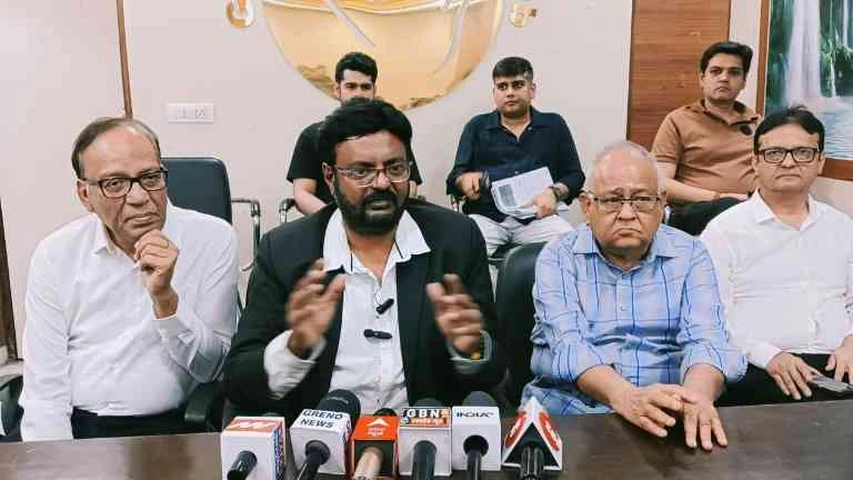 T series Breaking News : "टी-सीरीज़ की ज़मीन पर विकास या दखल? नमोली प्रकरण में बड़ा खुलासा, GNIDA पर गंभीर आरोप, जनहित में 'कानूनी मोर्चा' खोलने को तैयार हुआ देश का सबसे बड़ा म्यूज़िक ग्रुप"