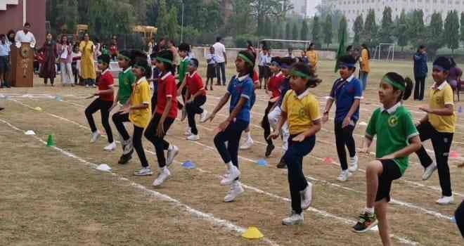 APJ International School News : “हंसी के ठहाकों, दौड़ती कदमों और मस्ती की बौछारों से गूंज उठा एपीजे इंटरनेशनल स्कूल, जब बच्चों और अभिभावकों ने साथ मिलकर रचा ‘फन डे’ का जादू!”