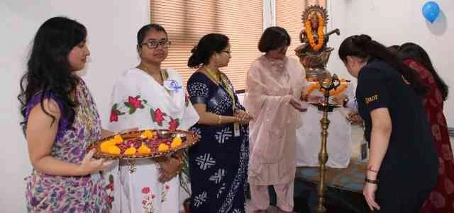GNIOT College News : GNIOT इंस्टीट्यूट ऑफ मेडिकल साइंसेज एंड रिसर्च में हर्षोल्लास से मना अंतरराष्ट्रीय नर्स दिवस, ‘हमारी नर्सें, हमारा भविष्य’ थीम पर हुए सांस्कृतिक कार्यक्रम, प्रतियोगिताएं और सम्मान समारोह