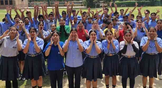 Aster Public School News : 100% रिजल्ट, 100% जश्न एस्‍टर पब्लिक स्‍कूल के छात्रों ने रचा इतिहास, इंटर में इशिता और हाईस्‍कूल में भव्‍या बनीं टॉपर, मिठाइयों के संग गूंजे जयकारे, हर कोना बोला ‘Well Done’